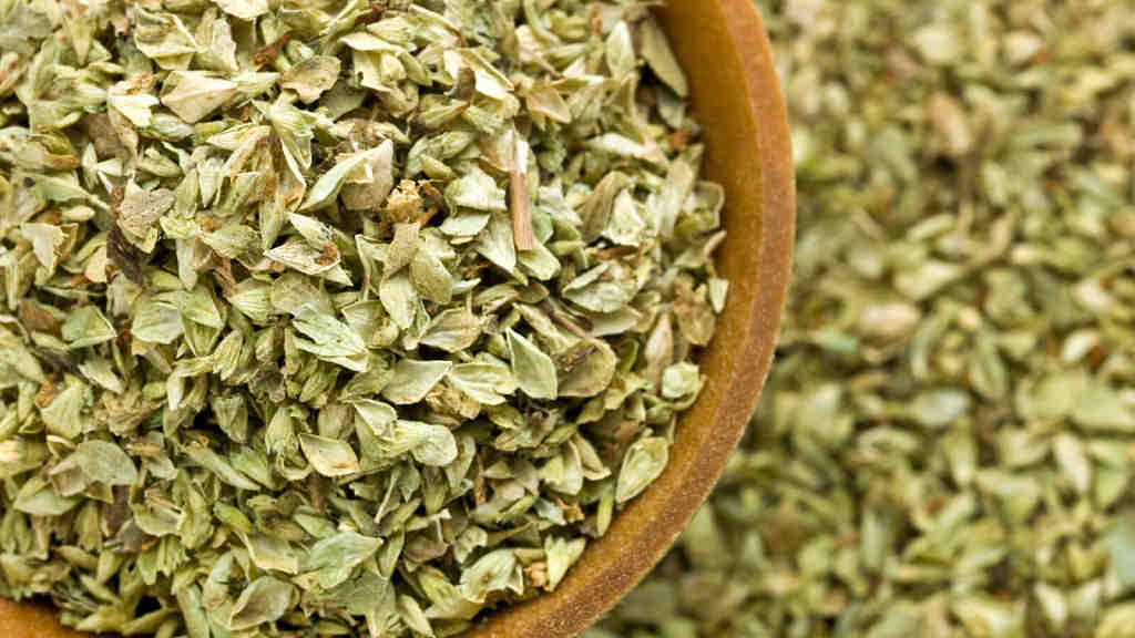 dried oregano leaves