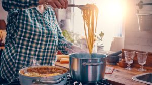 cooking_pasta_in_kitchen_buying_guide