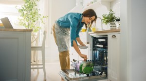 using an energy efficient dishwasher