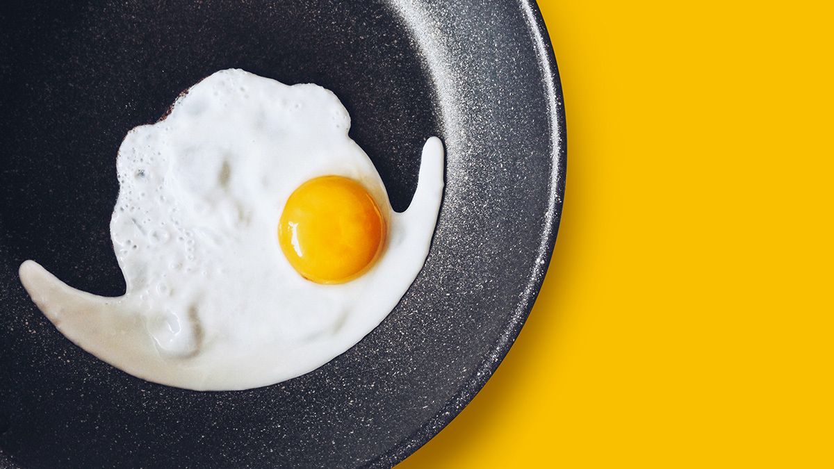 egg_in_a_non_stick_frypan